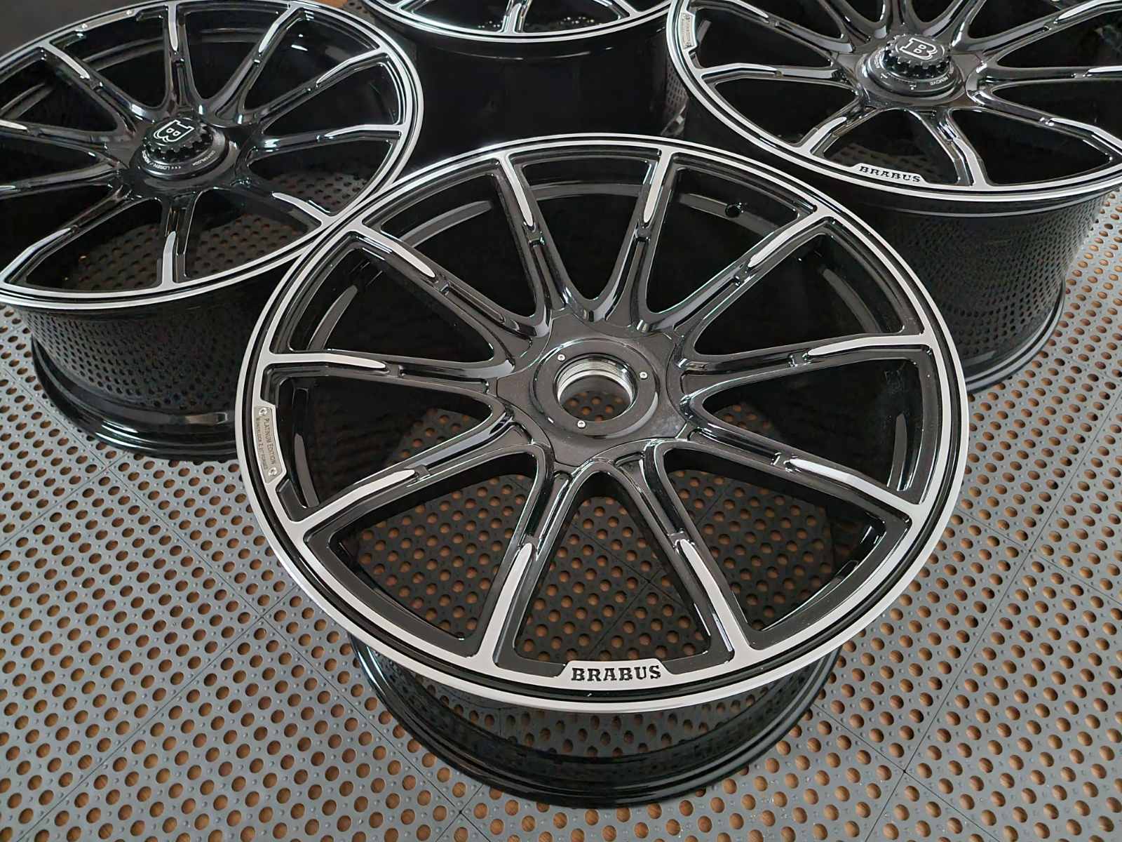 Brabus Porsche design forged wheels 21" 5x130 for Taycan Panamera Cayenne - Image 3