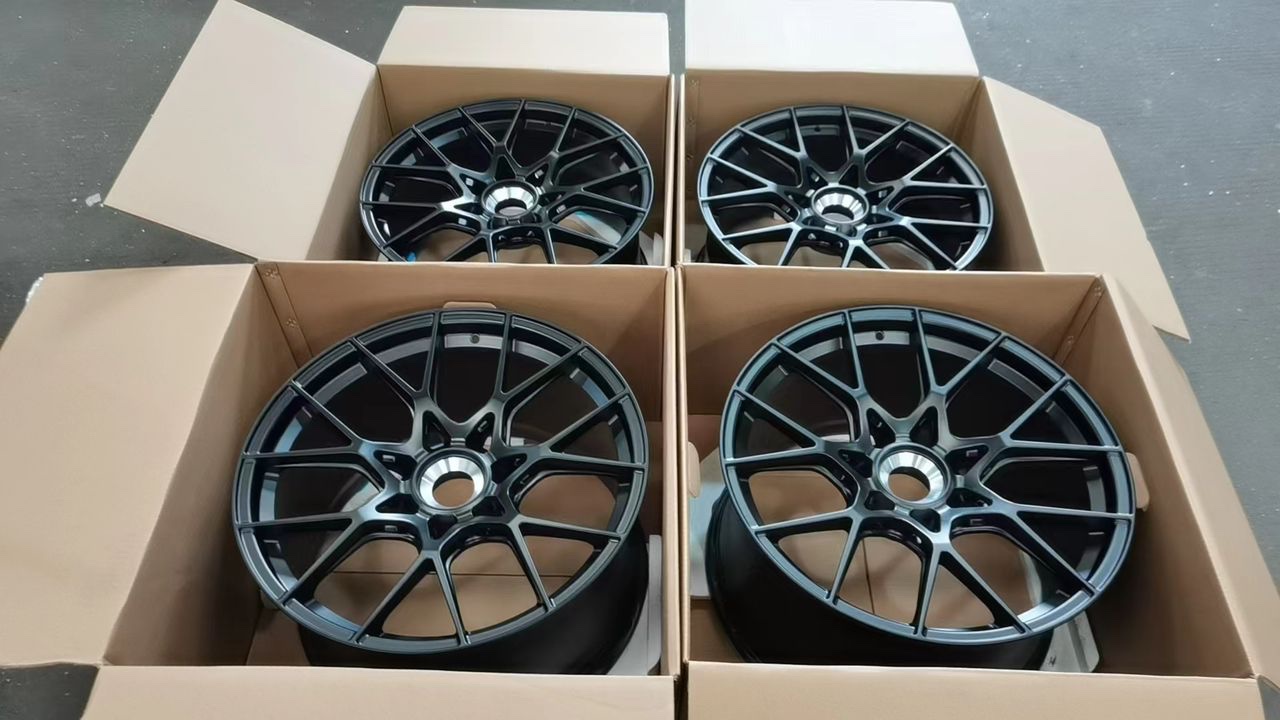 992 GT3 RS style forged wheels set 20/21 centerlock for Porsche 992 GTS Turbo S - Image 3